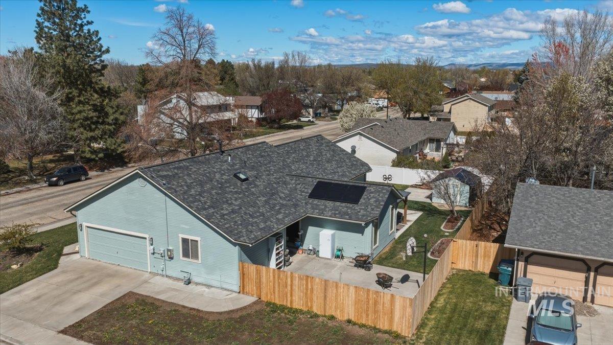 910 N 14th East, Mountain Home, Idaho 83647, 3 Bedrooms, 2.5 Bathrooms, Residential For Sale, Price $425,000, 98981023