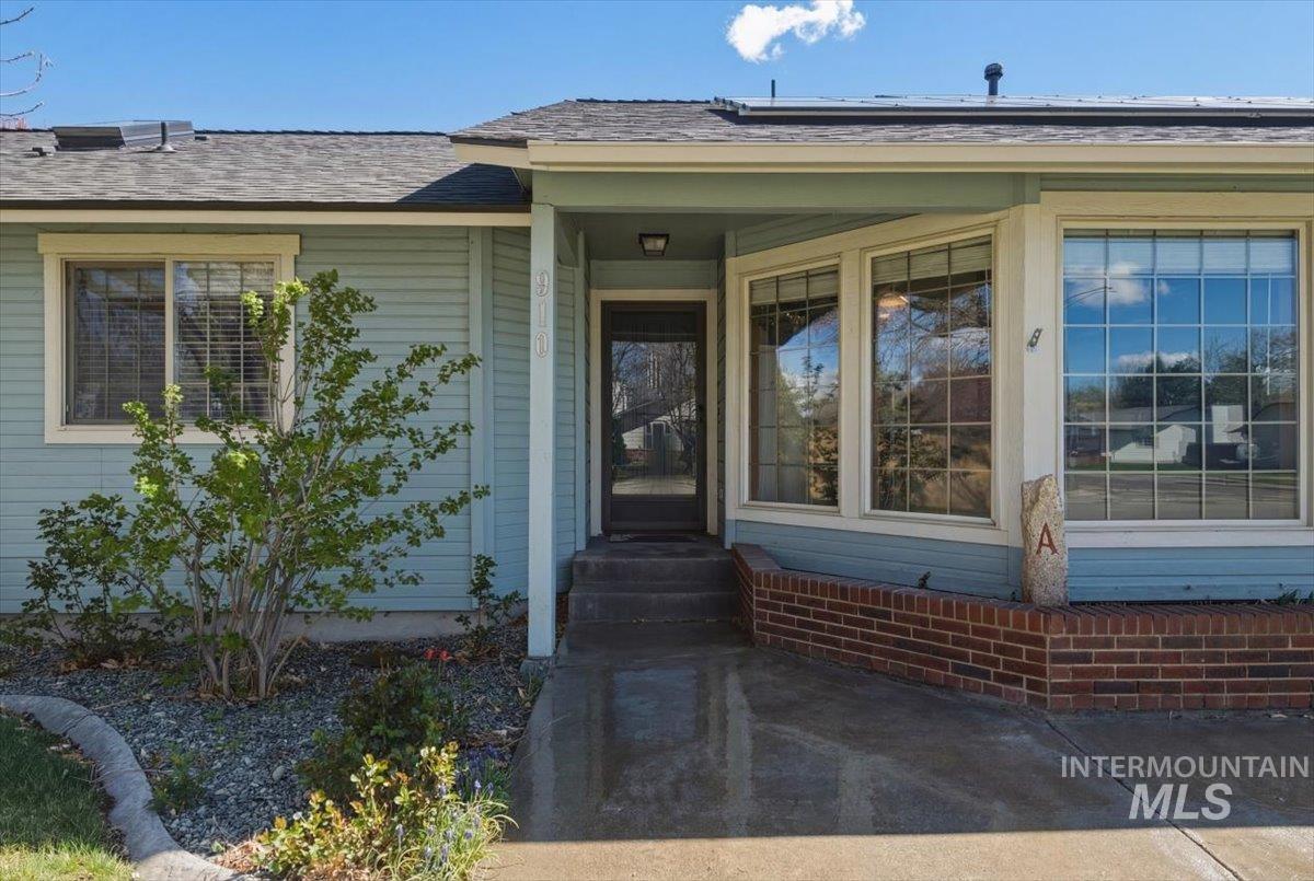 910 N 14th East, Mountain Home, Idaho 83647, 3 Bedrooms, 2.5 Bathrooms, Residential For Sale, Price $425,000, 98981023