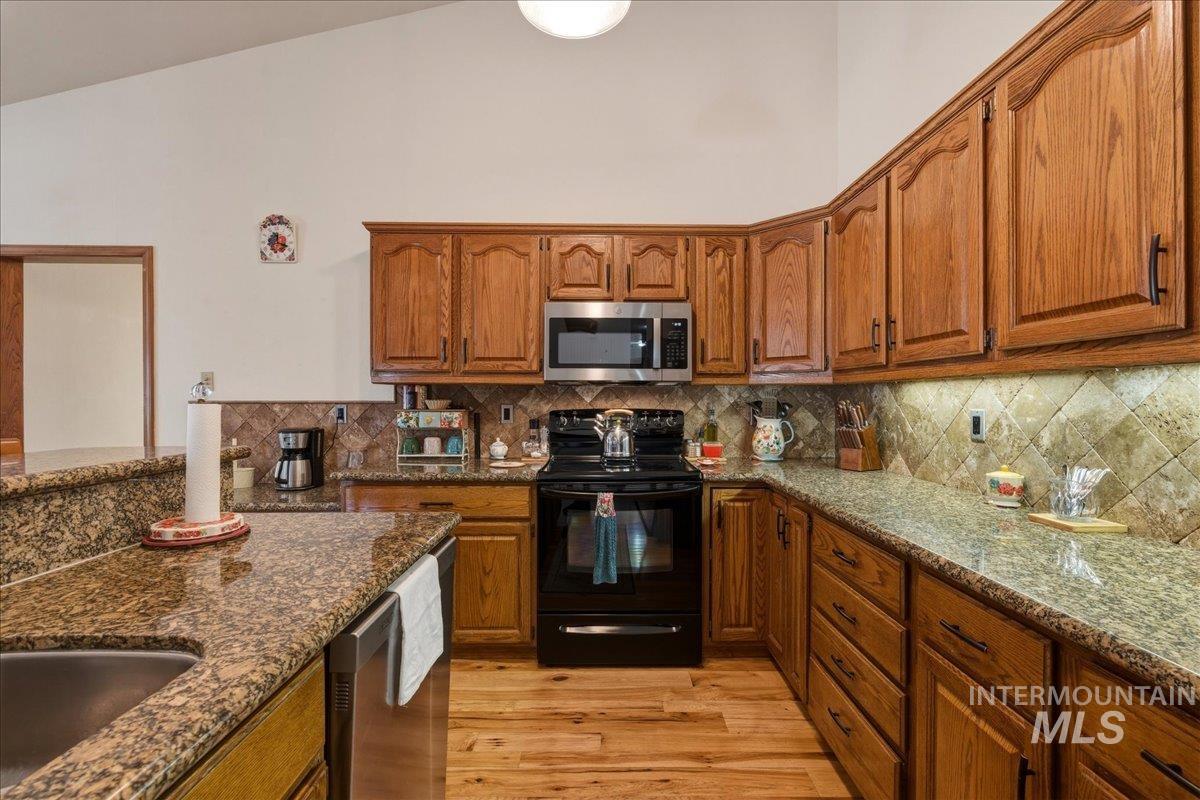 910 N 14th East, Mountain Home, Idaho 83647, 3 Bedrooms, 2.5 Bathrooms, Residential For Sale, Price $425,000, 98981023