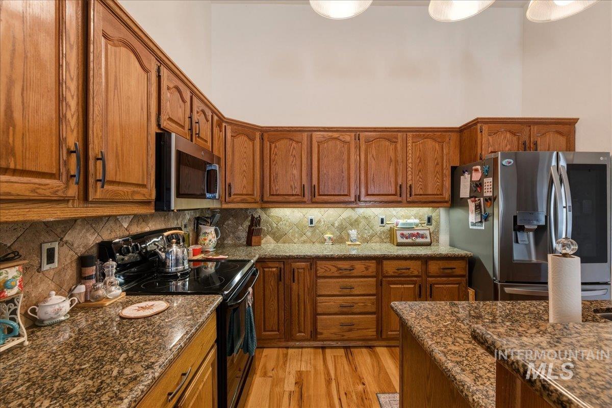 910 N 14th East, Mountain Home, Idaho 83647, 3 Bedrooms, 2.5 Bathrooms, Residential For Sale, Price $425,000, 98981023