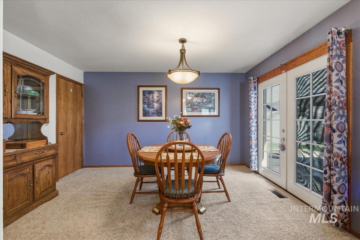 910 N 14th East, Mountain Home, Idaho 83647, 3 Bedrooms, 2.5 Bathrooms, Residential For Sale, Price $425,000, 98981023