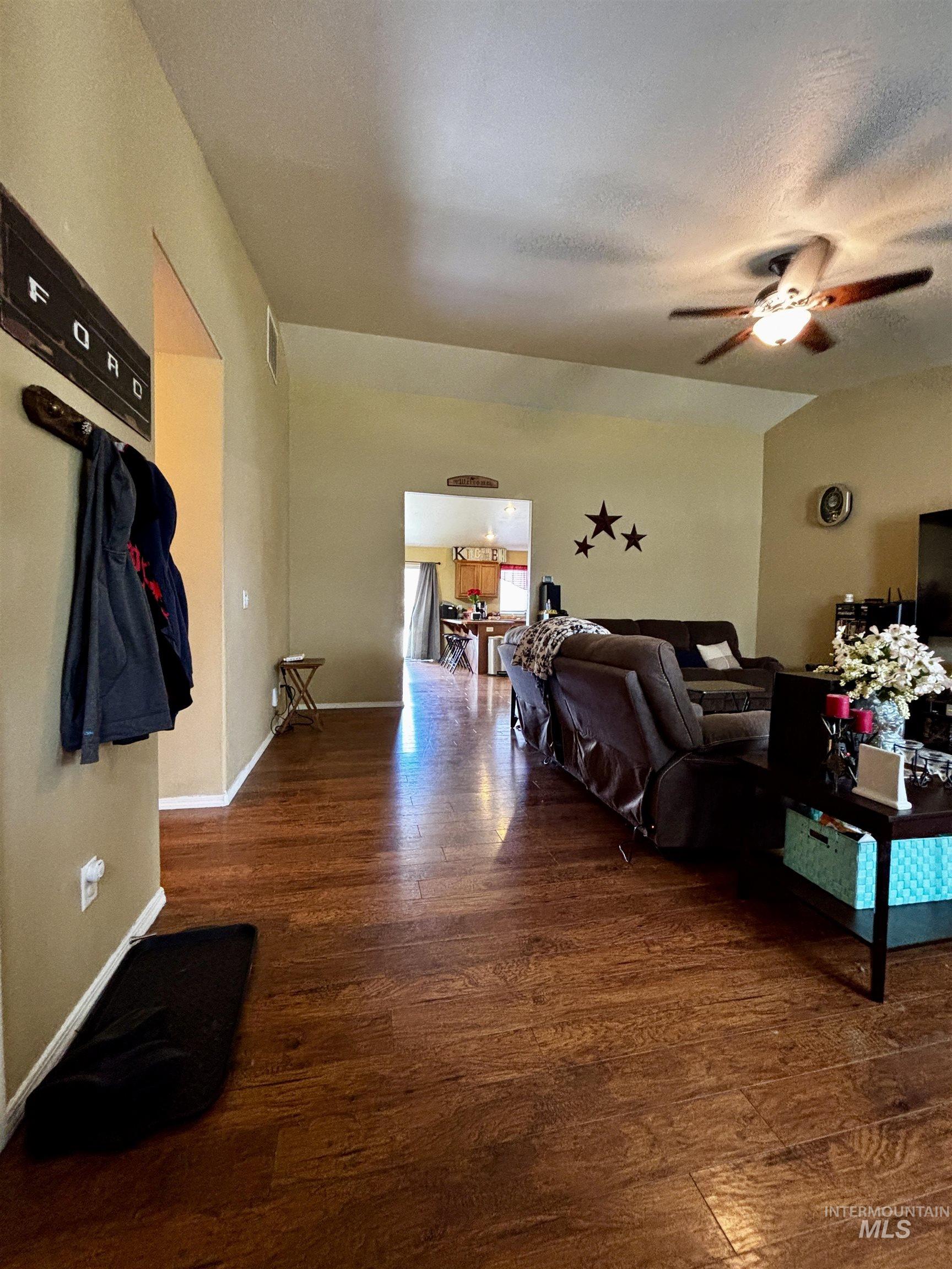 1509 N Elm, Jerome, Idaho 83338, 3 Bedrooms, 2 Bathrooms, Residential For Sale, Price $339,900,MLS 98981025