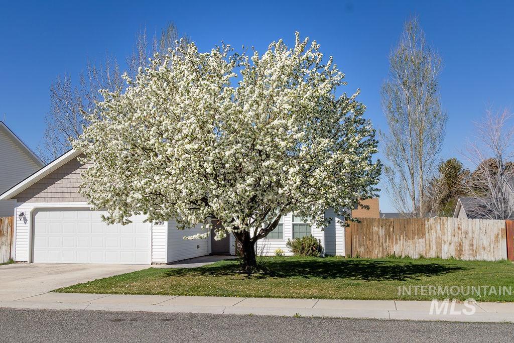 1509 N Elm, Jerome, Idaho 83338, 3 Bedrooms, 2 Bathrooms, Residential For Sale, Price $349,900, 98981025