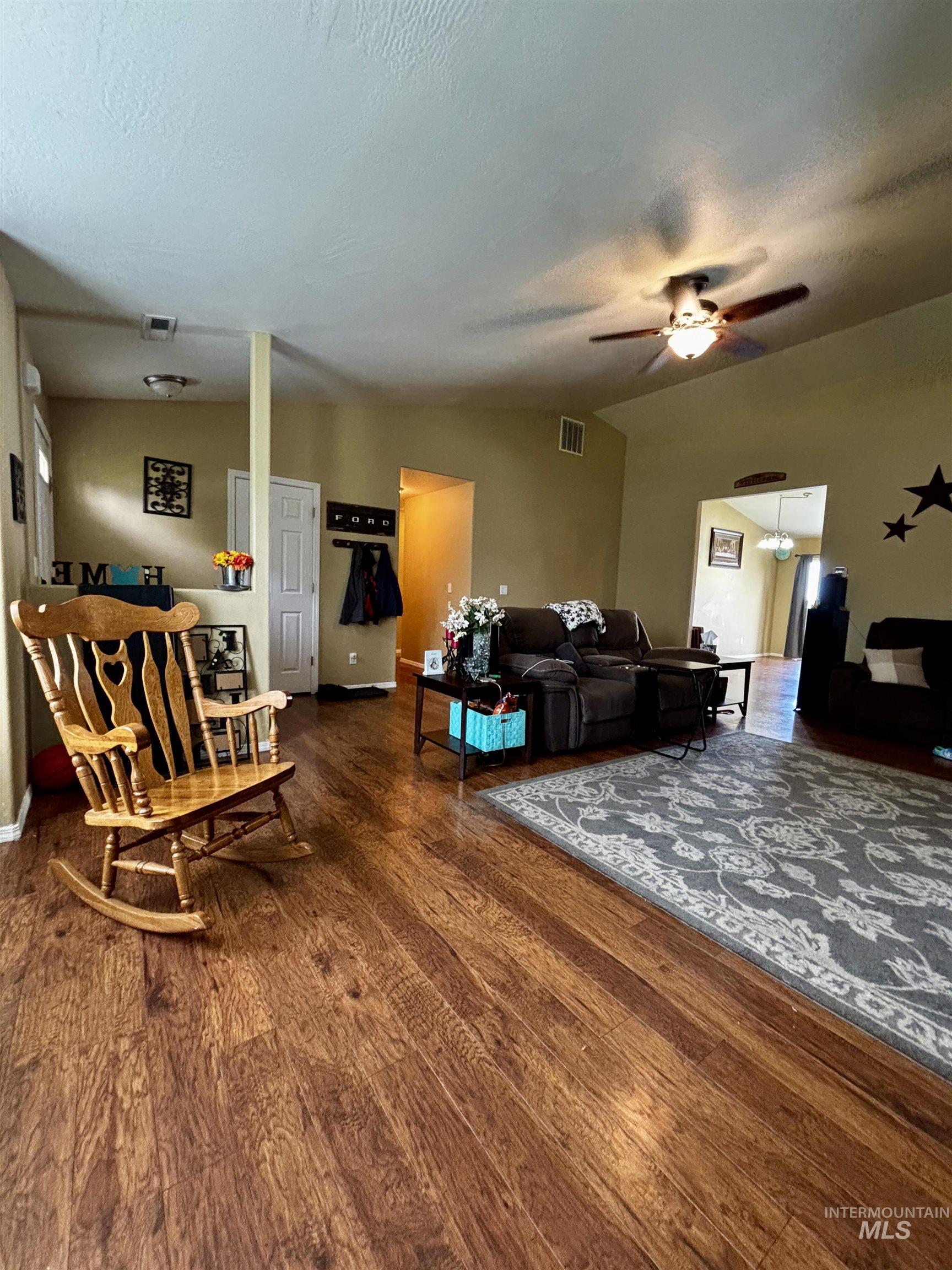 1509 N Elm, Jerome, Idaho 83338, 3 Bedrooms, 2 Bathrooms, Residential For Sale, Price $339,900,MLS 98981025