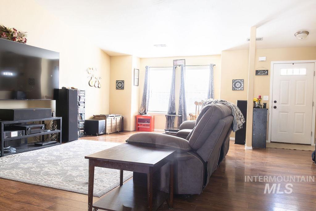 1509 N Elm, Jerome, Idaho 83338, 3 Bedrooms, 2 Bathrooms, Residential For Sale, Price $349,900, 98981025