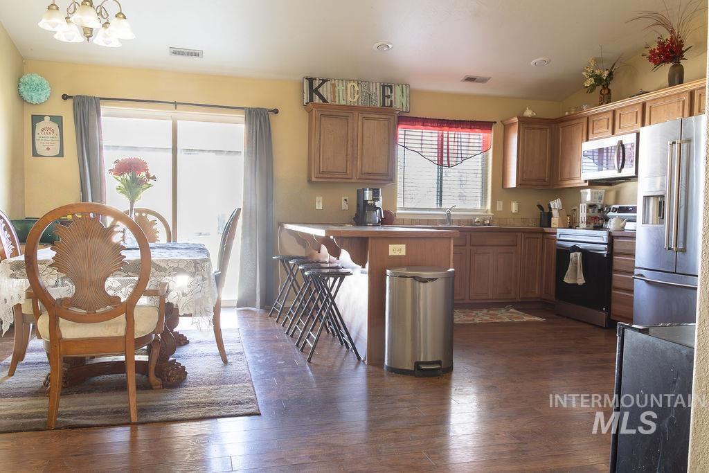 1509 N Elm, Jerome, Idaho 83338, 3 Bedrooms, 2 Bathrooms, Residential For Sale, Price $349,900, 98981025