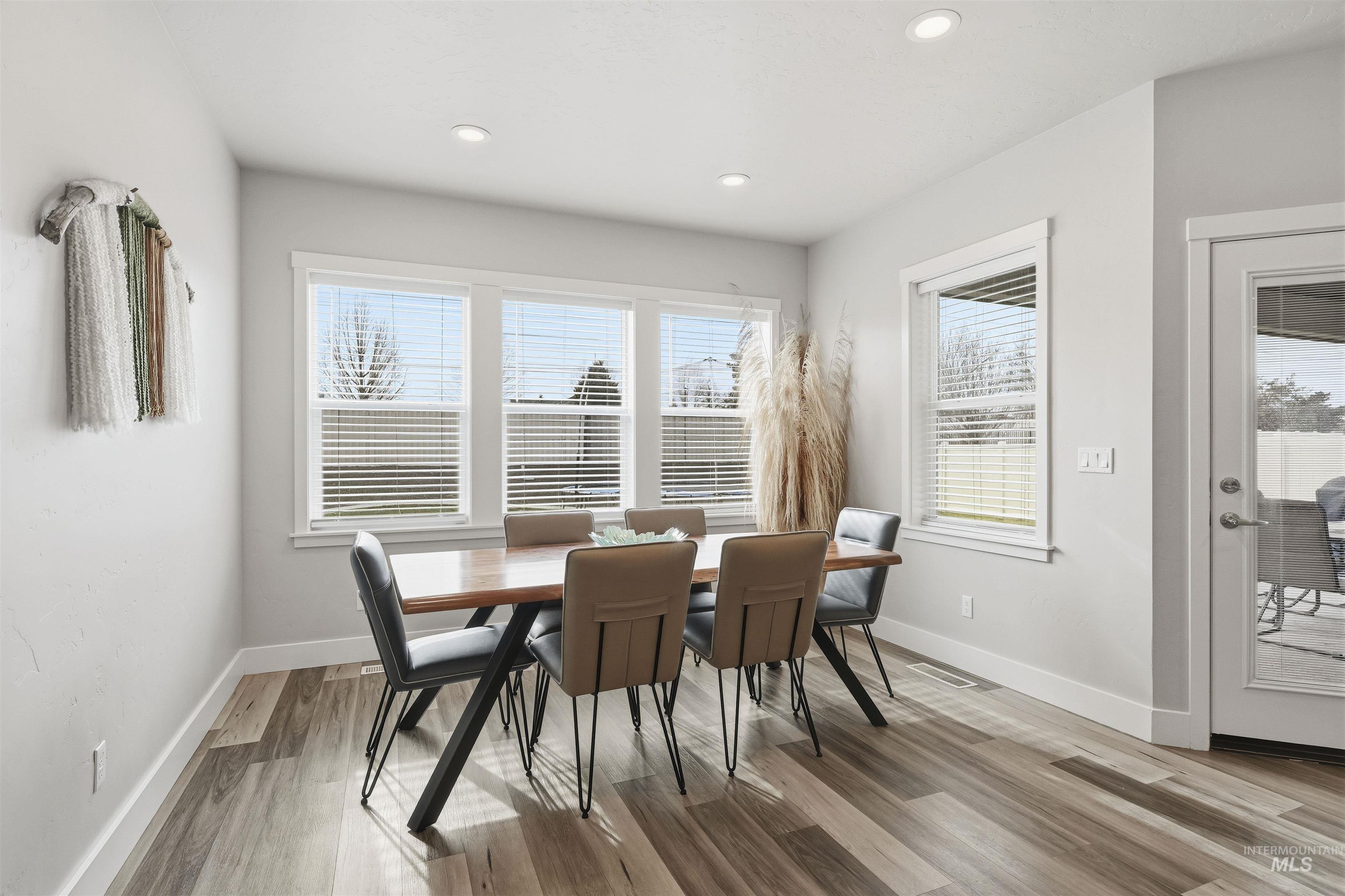 2229 E Grayson St, Meridian, Idaho 83642, 3 Bedrooms, 2 Bathrooms, Residential For Sale, Price $559,900, 98981027