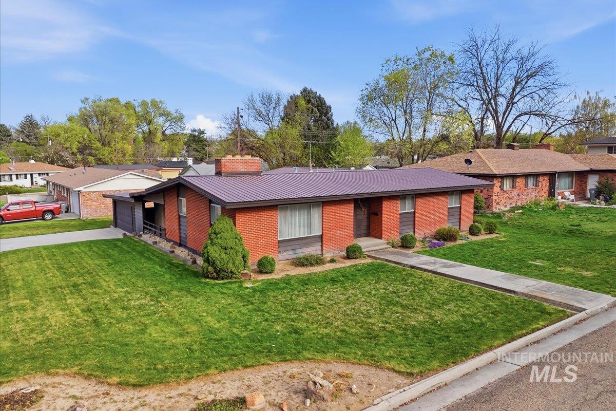 2001 Ray St, Caldwell, Idaho 83605, 3 Bedrooms, 2 Bathrooms, Residential For Sale, Price $395,000, 98981028