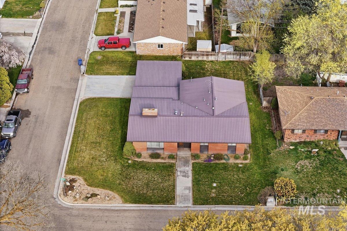 2001 Ray St, Caldwell, Idaho 83605, 3 Bedrooms, 2 Bathrooms, Residential For Sale, Price $395,000, 98981028