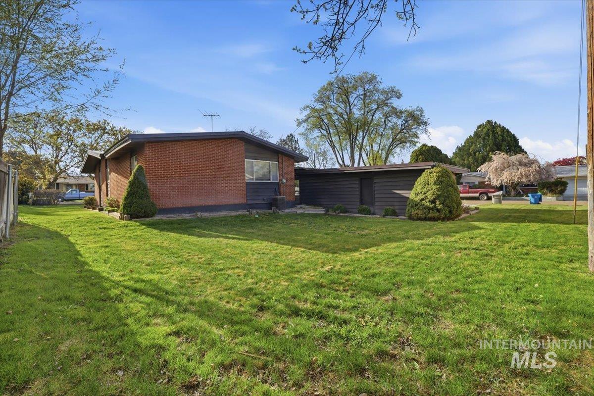 2001 Ray St, Caldwell, Idaho 83605, 3 Bedrooms, 2 Bathrooms, Residential For Sale, Price $395,000, 98981028