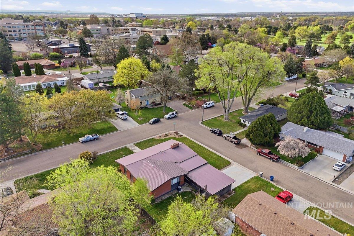 2001 Ray St, Caldwell, Idaho 83605, 3 Bedrooms, 2 Bathrooms, Residential For Sale, Price $395,000, 98981028