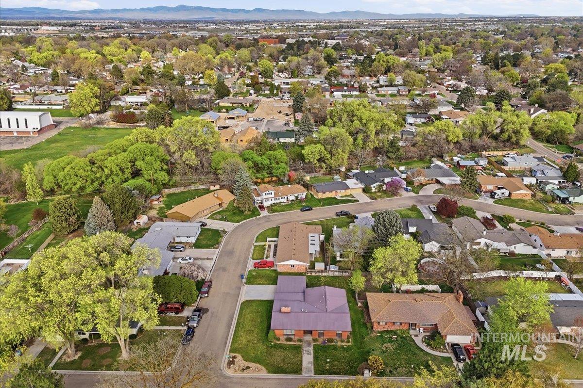 2001 Ray St, Caldwell, Idaho 83605, 3 Bedrooms, 2 Bathrooms, Residential For Sale, Price $395,000, 98981028