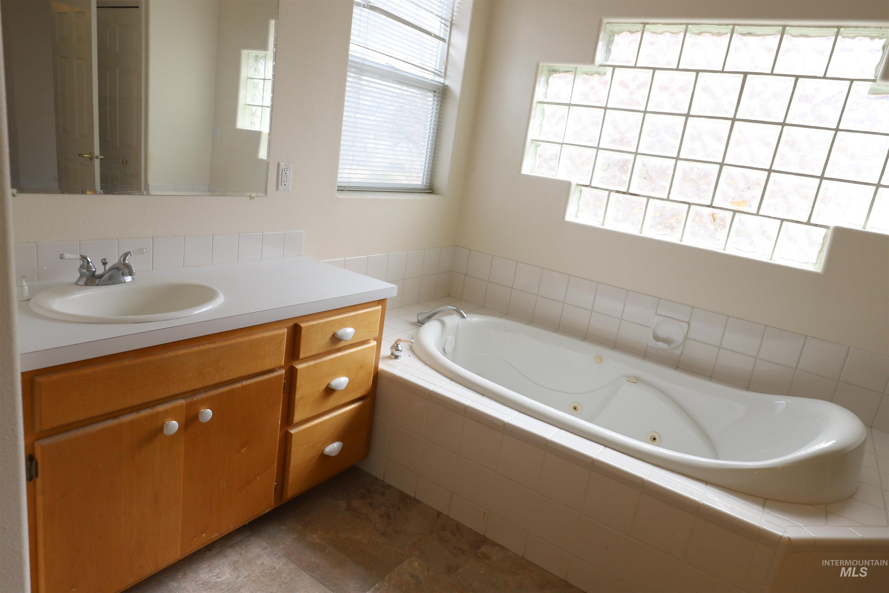 1368 Stoneybrook Circle, Twin Falls, Idaho 83301, 6 Bedrooms, 3.5 Bathrooms, Residential For Sale, Price $689,900, 98981030