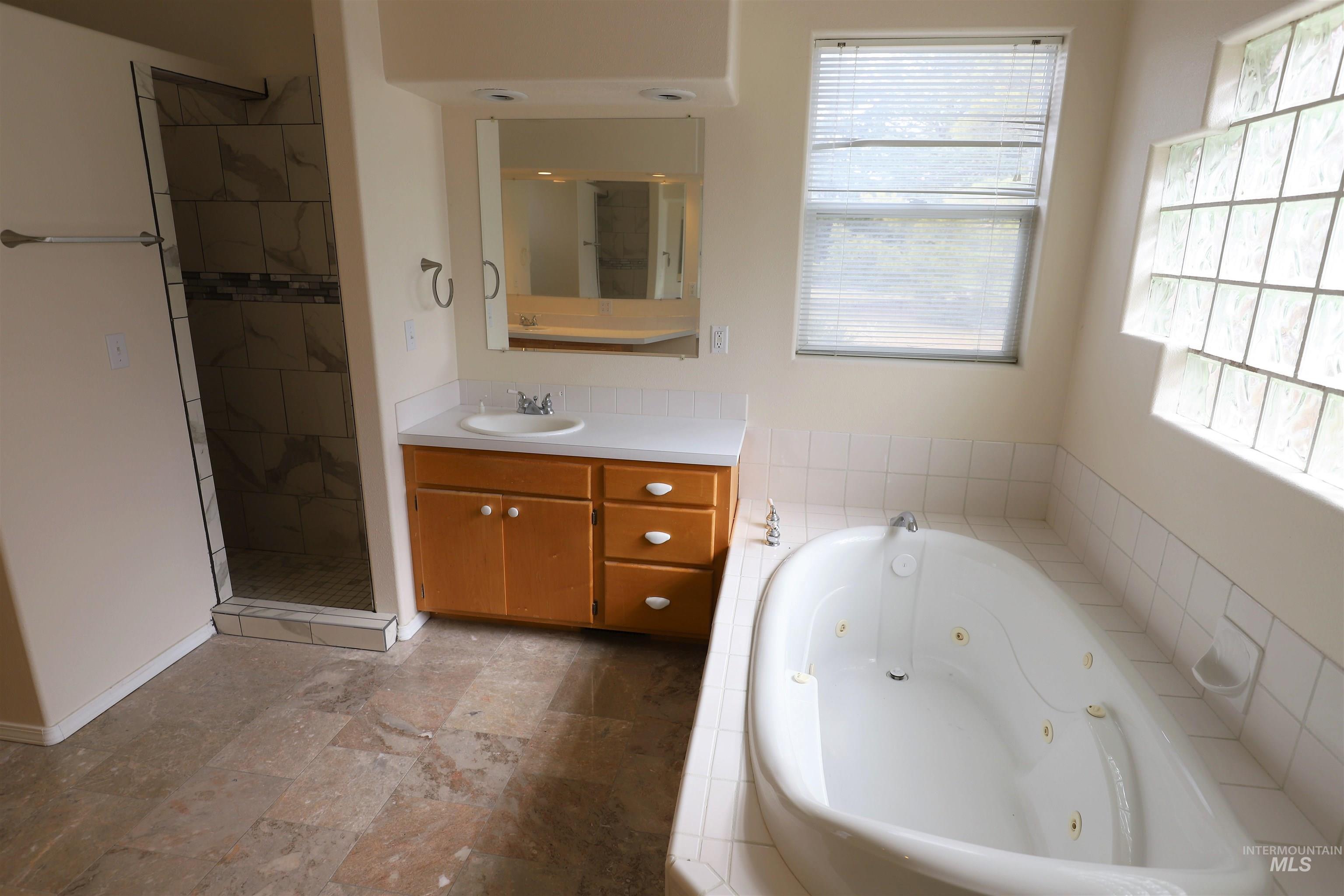 1368 Stoneybrook Circle, Twin Falls, Idaho 83301, 6 Bedrooms, 3.5 Bathrooms, Residential For Sale, Price $689,900, 98981030