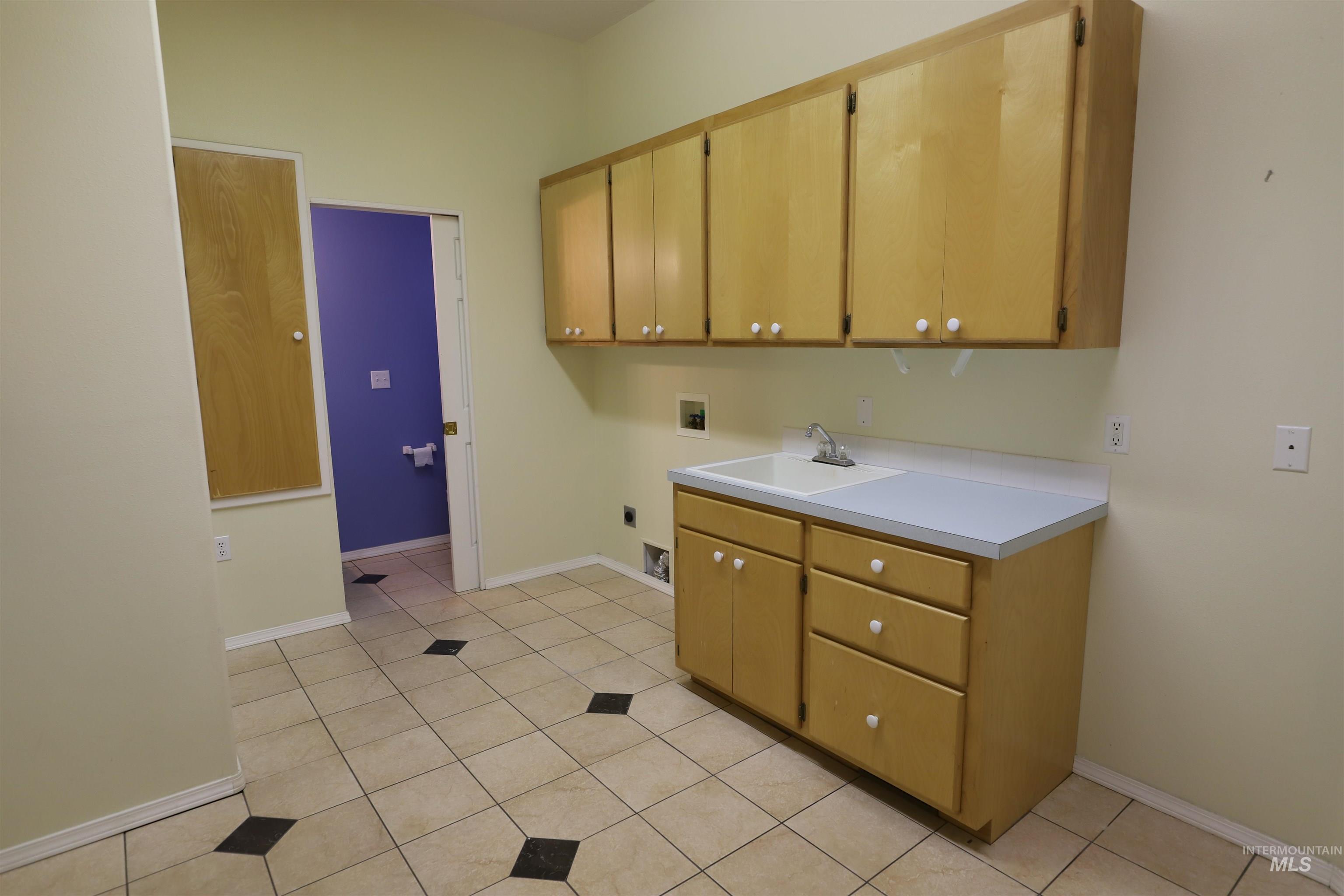 1368 Stoneybrook Circle, Twin Falls, Idaho 83301, 6 Bedrooms, 3.5 Bathrooms, Residential For Sale, Price $689,900, 98981030