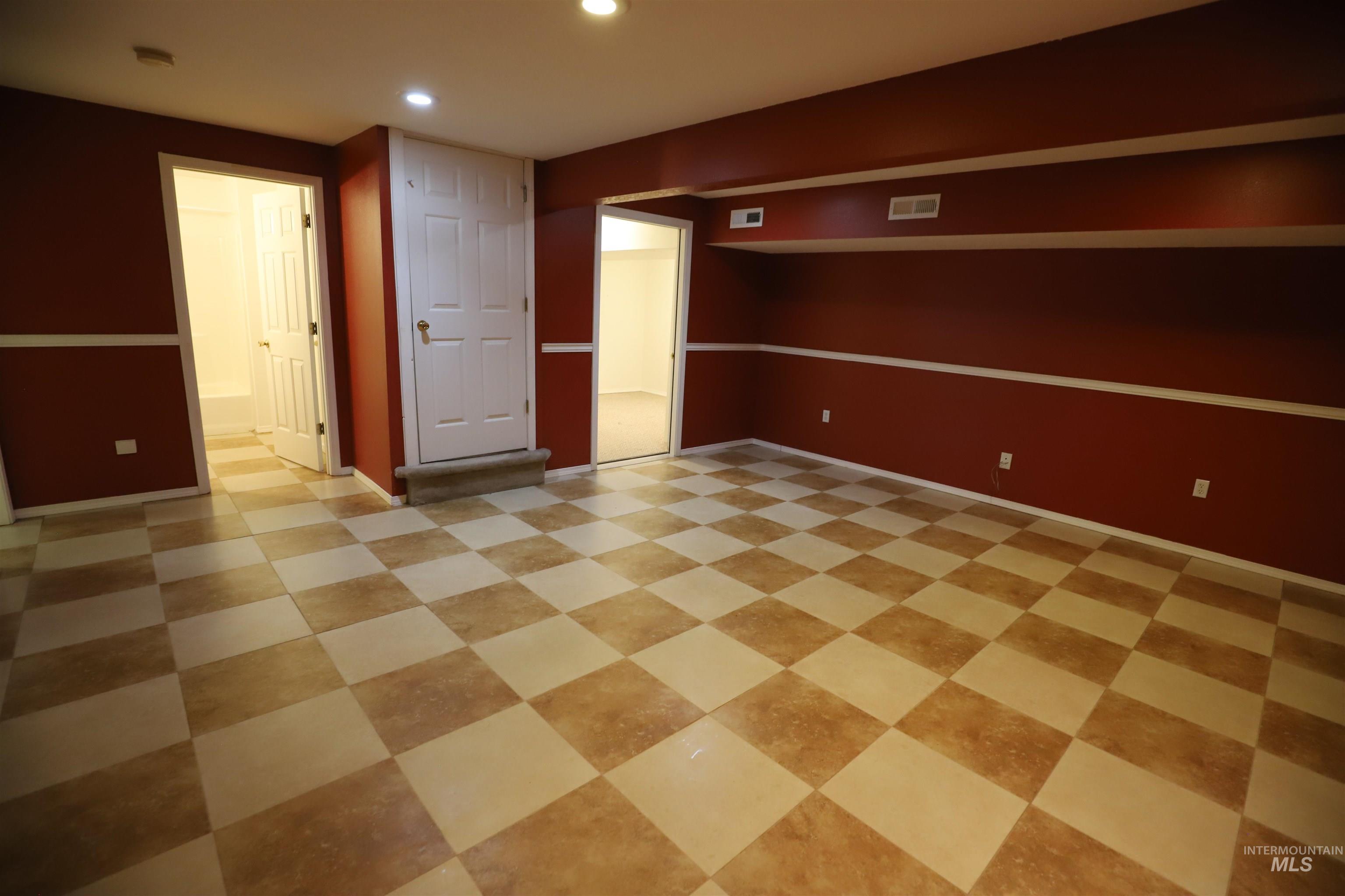 1368 Stoneybrook Circle, Twin Falls, Idaho 83301, 6 Bedrooms, 3.5 Bathrooms, Residential For Sale, Price $689,900, 98981030