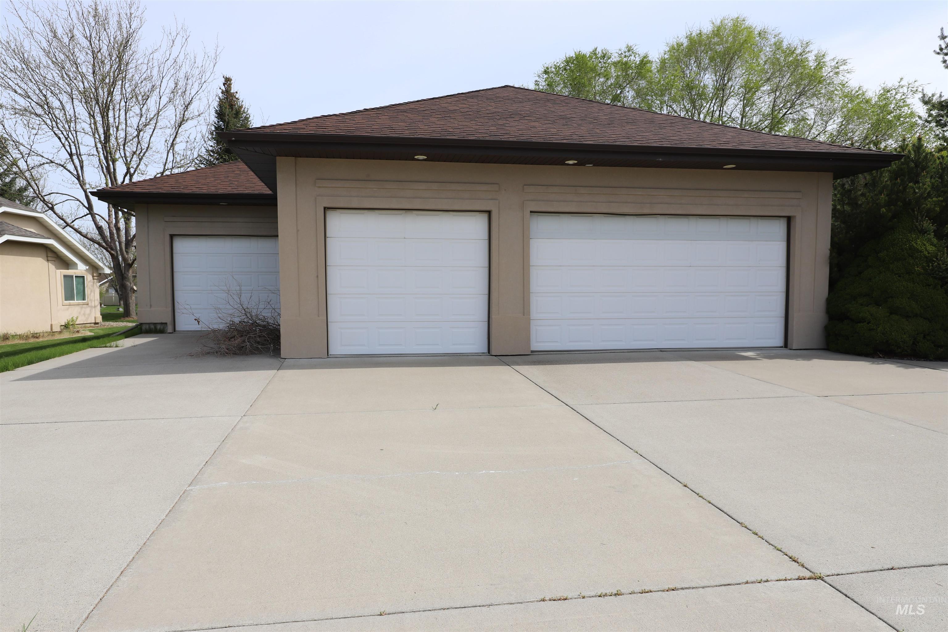 1368 Stoneybrook Circle, Twin Falls, Idaho 83301, 6 Bedrooms, 3.5 Bathrooms, Residential For Sale, Price $689,900, 98981030