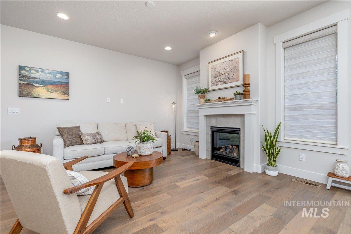 3106 N Gaviola St., Meridian, Idaho 83646, 2 Bedrooms, 3 Bathrooms, Residential For Sale, Price $599,000, 98981033