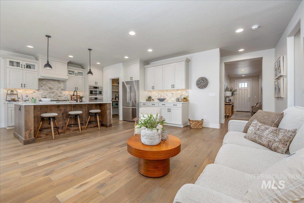 3106 N Gaviola St., Meridian, Idaho 83646, 2 Bedrooms, 3 Bathrooms, Residential For Sale, Price $599,000, 98981033