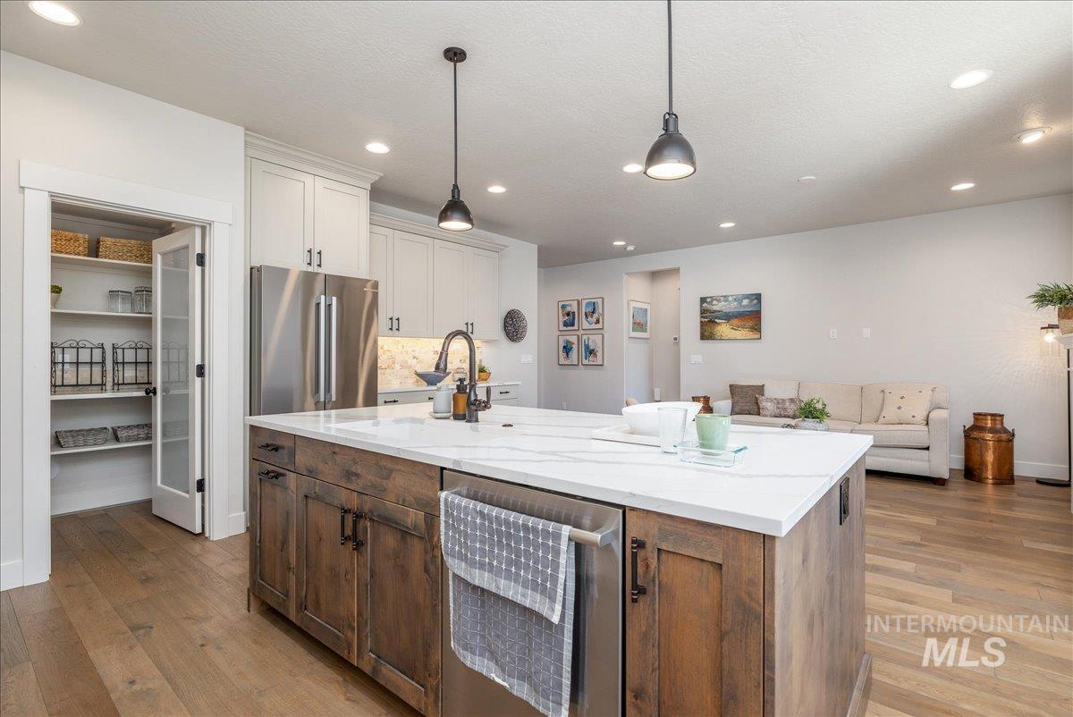 3106 N Gaviola St., Meridian, Idaho 83646, 2 Bedrooms, 3 Bathrooms, Residential For Sale, Price $599,000, 98981033