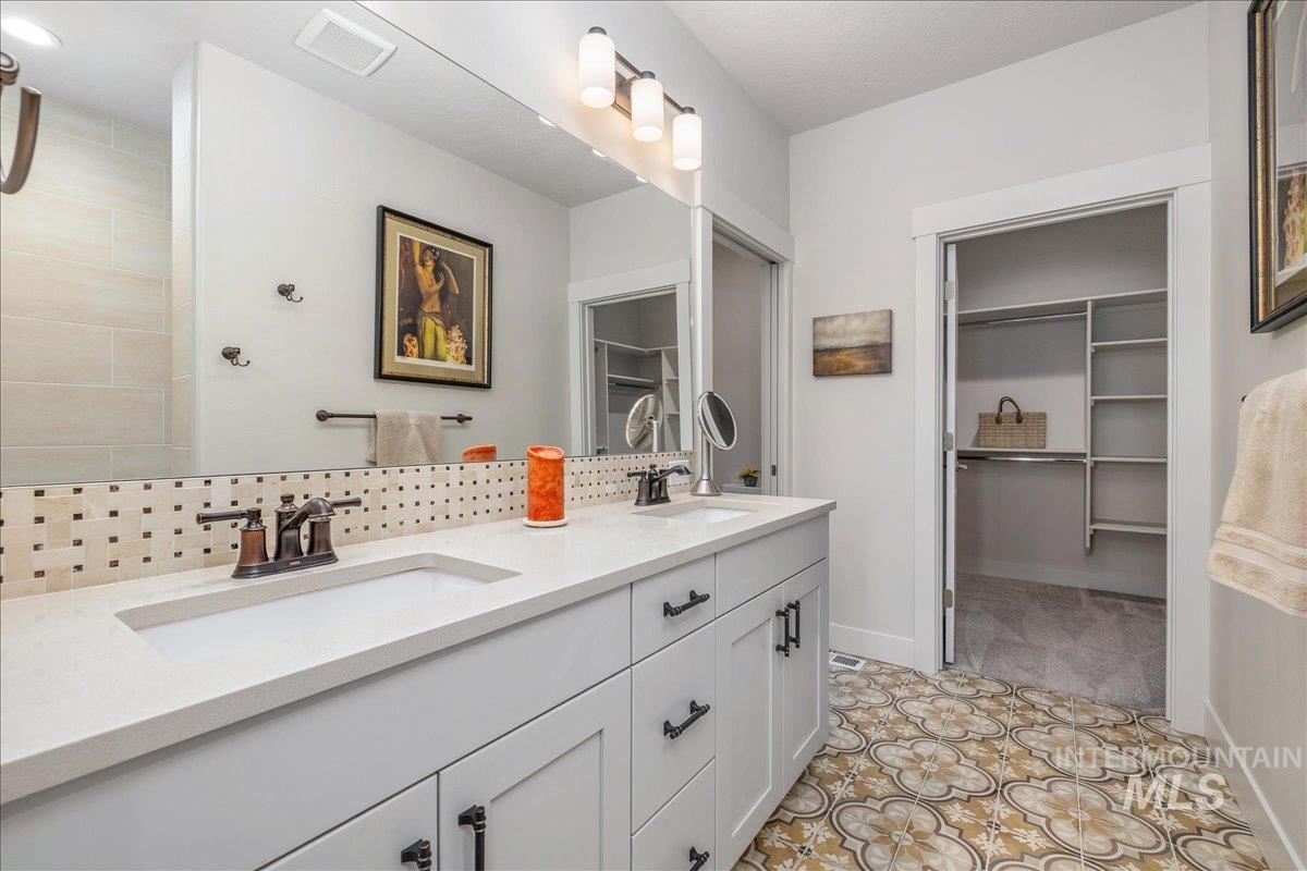 3106 N Gaviola St., Meridian, Idaho 83646, 2 Bedrooms, 3 Bathrooms, Residential For Sale, Price $599,000, 98981033