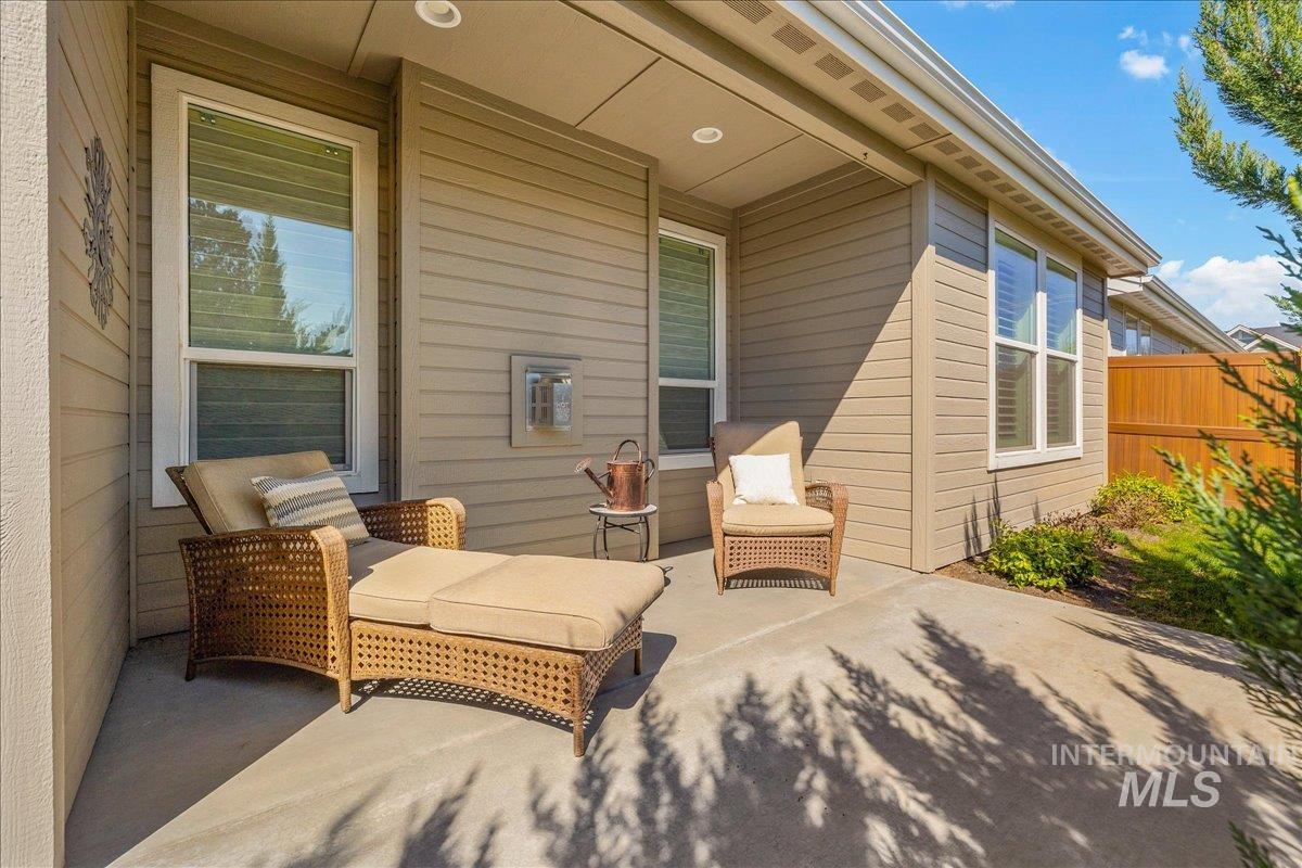 3106 N Gaviola St., Meridian, Idaho 83646, 2 Bedrooms, 3 Bathrooms, Residential For Sale, Price $599,000, 98981033