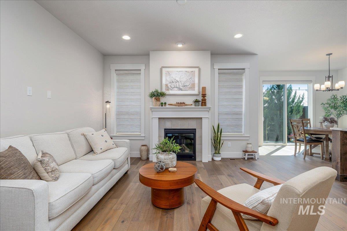 3106 N Gaviola St., Meridian, Idaho 83646, 2 Bedrooms, 3 Bathrooms, Residential For Sale, Price $599,000, 98981033