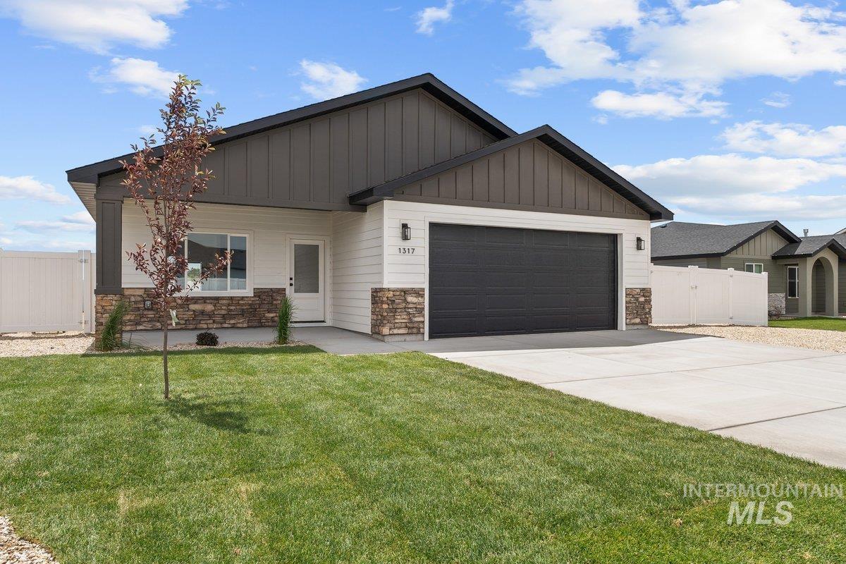 1317 E 18th Ave., Jerome, Idaho 83338, 3 Bedrooms, 2 Bathrooms, Residential For Sale, Price $379,000, 98981035
