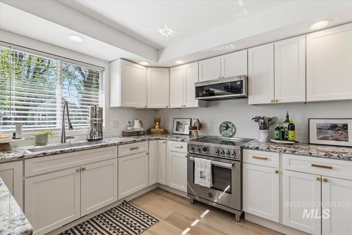 1917 E Shalimar Dr, Eagle, Idaho 83616-4071, 4 Bedrooms, 2.5 Bathrooms, Residential For Sale, Price $710,000, 98981036