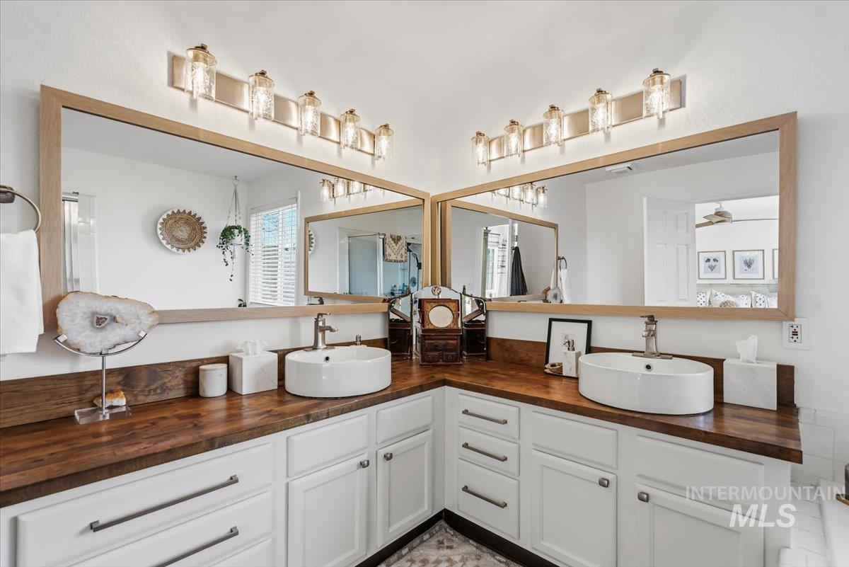 1917 E Shalimar Dr, Eagle, Idaho 83616-4071, 4 Bedrooms, 2.5 Bathrooms, Residential For Sale, Price $710,000, 98981036