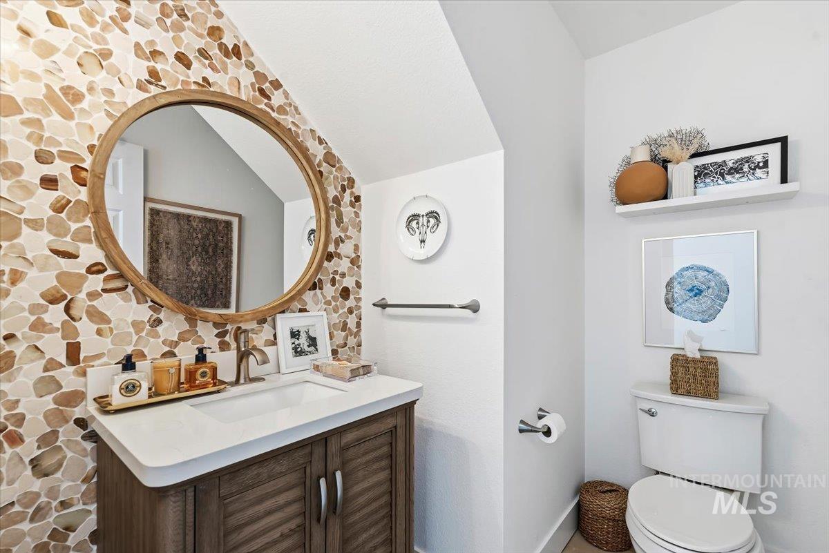 1917 E Shalimar Dr, Eagle, Idaho 83616-4071, 4 Bedrooms, 2.5 Bathrooms, Residential For Sale, Price $710,000, 98981036