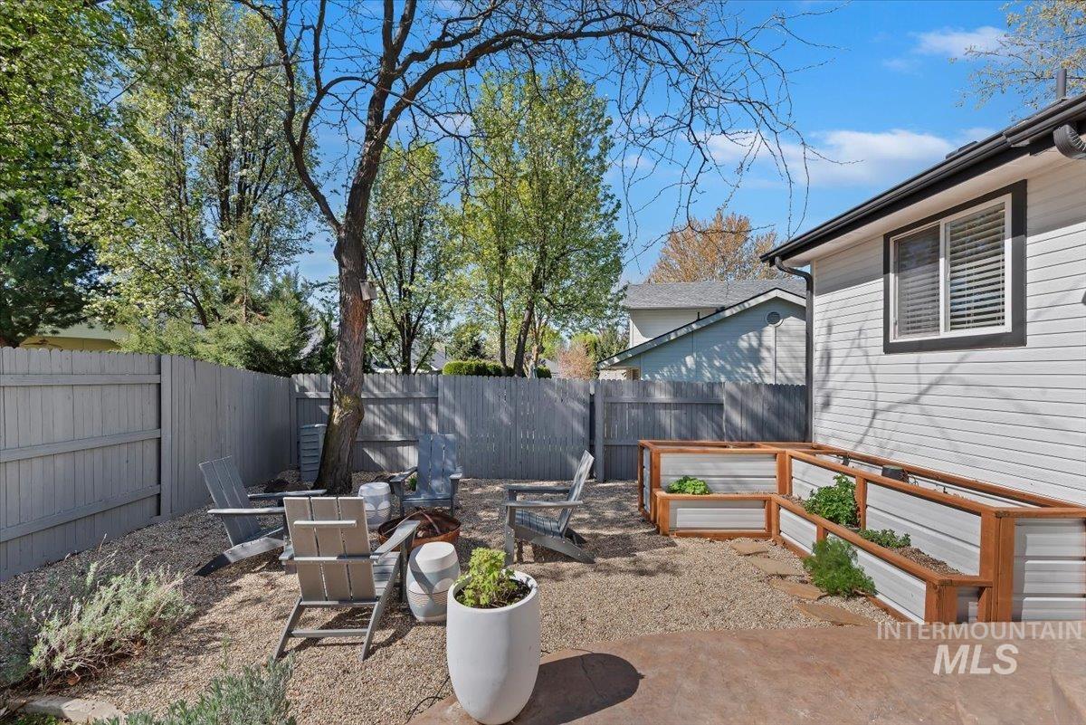 1917 E Shalimar Dr, Eagle, Idaho 83616-4071, 4 Bedrooms, 2.5 Bathrooms, Residential For Sale, Price $710,000, 98981036