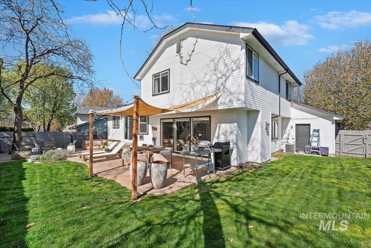 1917 E Shalimar Dr, Eagle, Idaho 83616-4071, 4 Bedrooms, 2.5 Bathrooms, Residential For Sale, Price $710,000, 98981036