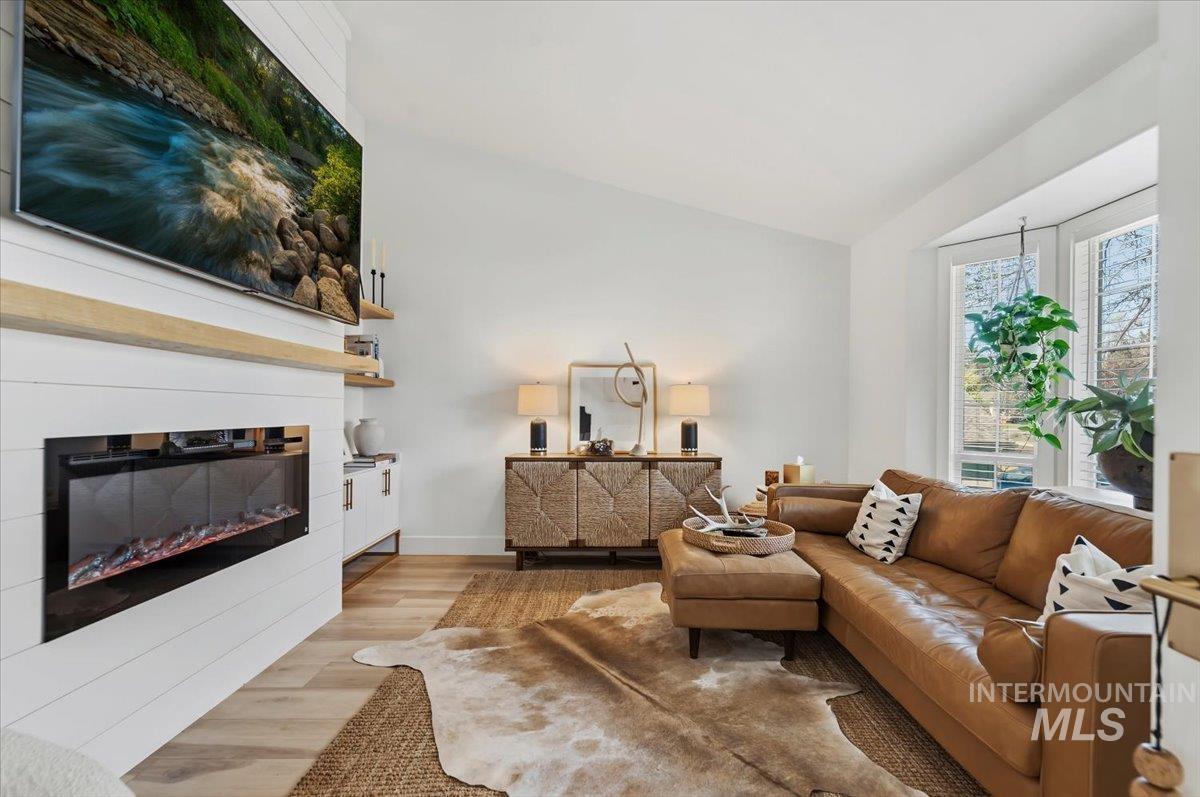 1917 E Shalimar Dr, Eagle, Idaho 83616-4071, 4 Bedrooms, 2.5 Bathrooms, Residential For Sale, Price $710,000, 98981036