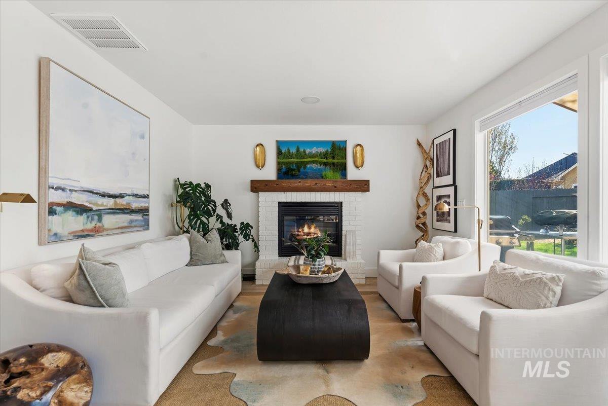 1917 E Shalimar Dr, Eagle, Idaho 83616-4071, 4 Bedrooms, 2.5 Bathrooms, Residential For Sale, Price $710,000, 98981036