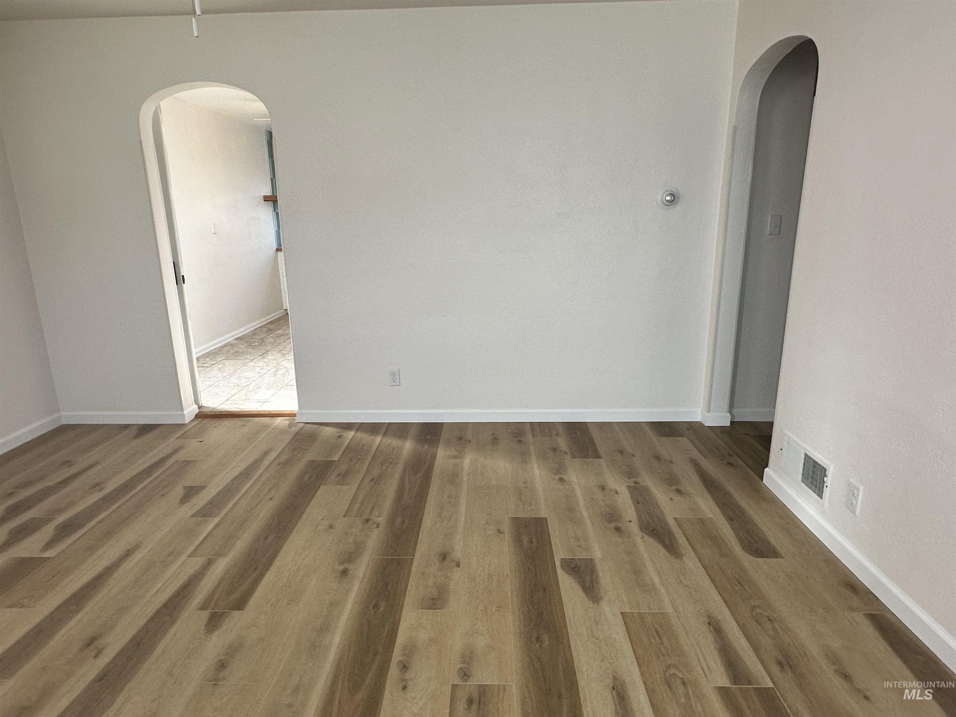 217 & 219 Oregon St, Gooding, Idaho 83330, 2 Bedrooms, 1 Bathroom, Residential Income For Sale, Price $325,000, 98981038