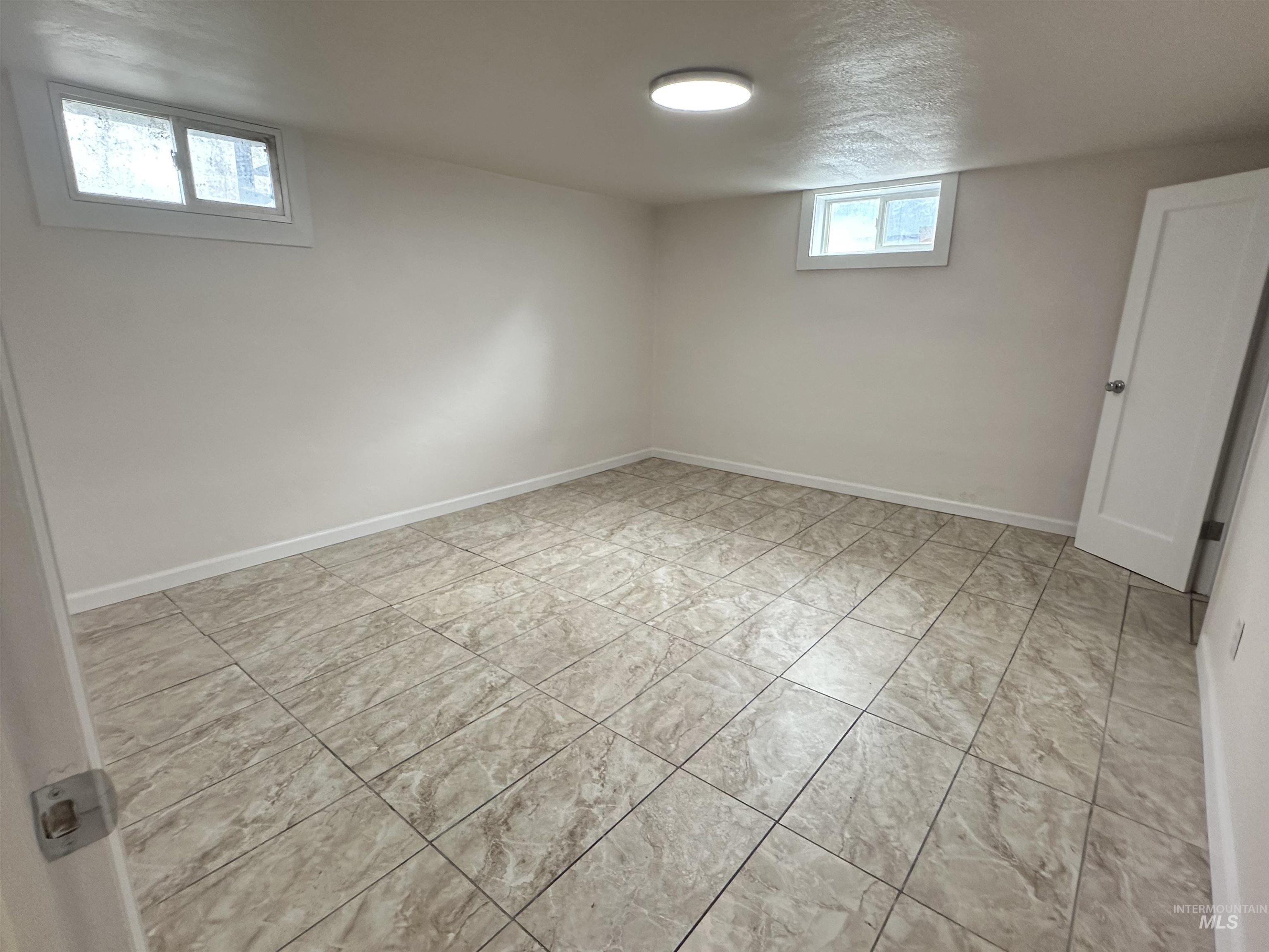 217 & 219 Oregon St, Gooding, Idaho 83330, 2 Bedrooms, 1 Bathroom, Residential Income For Sale, Price $325,000, 98981038