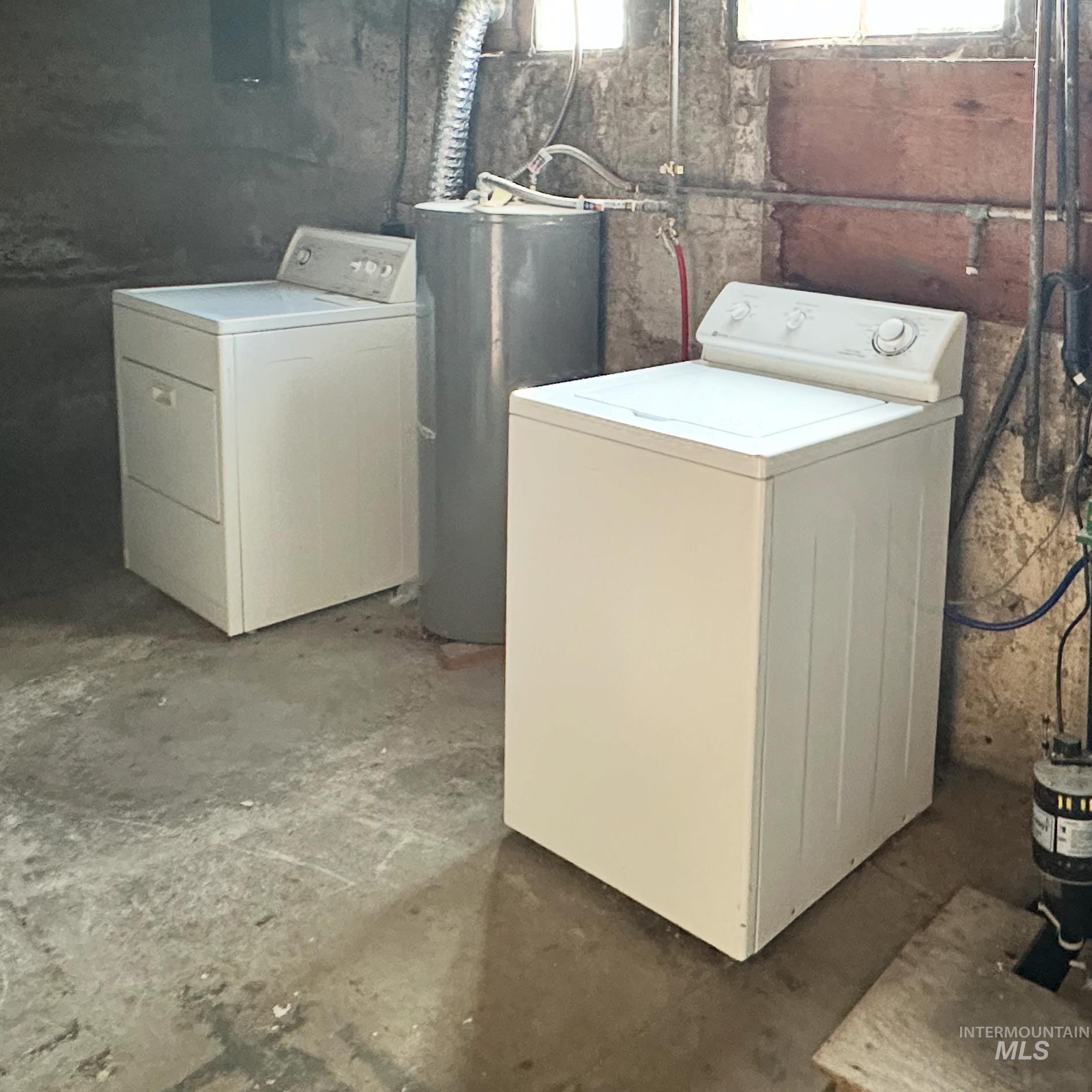 217 & 219 Oregon St, Gooding, Idaho 83330, 2 Bedrooms, 1 Bathroom, Residential Income For Sale, Price $325,000, 98981038