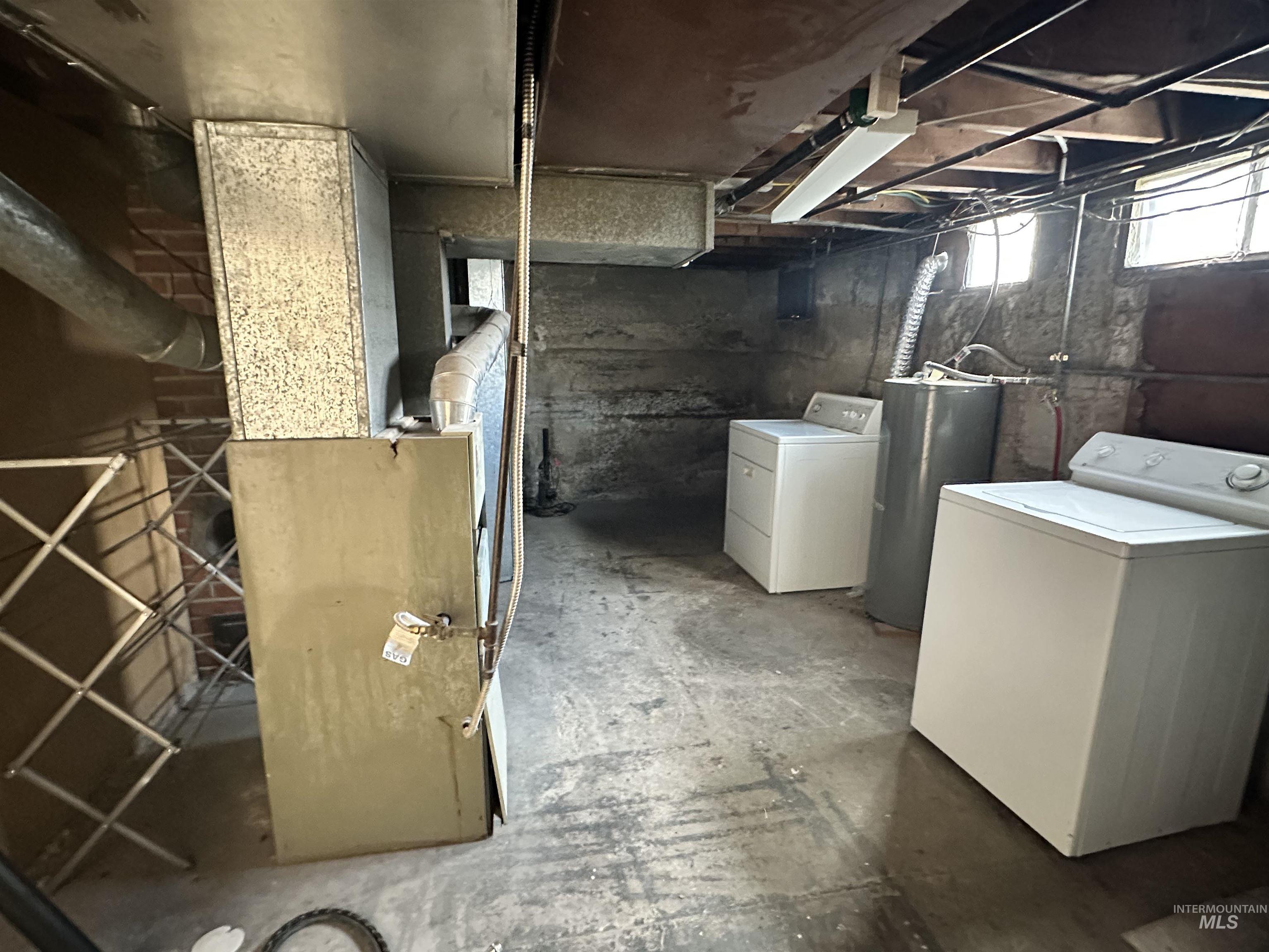 217 & 219 Oregon St, Gooding, Idaho 83330, 2 Bedrooms, 1 Bathroom, Residential Income For Sale, Price $325,000, 98981038