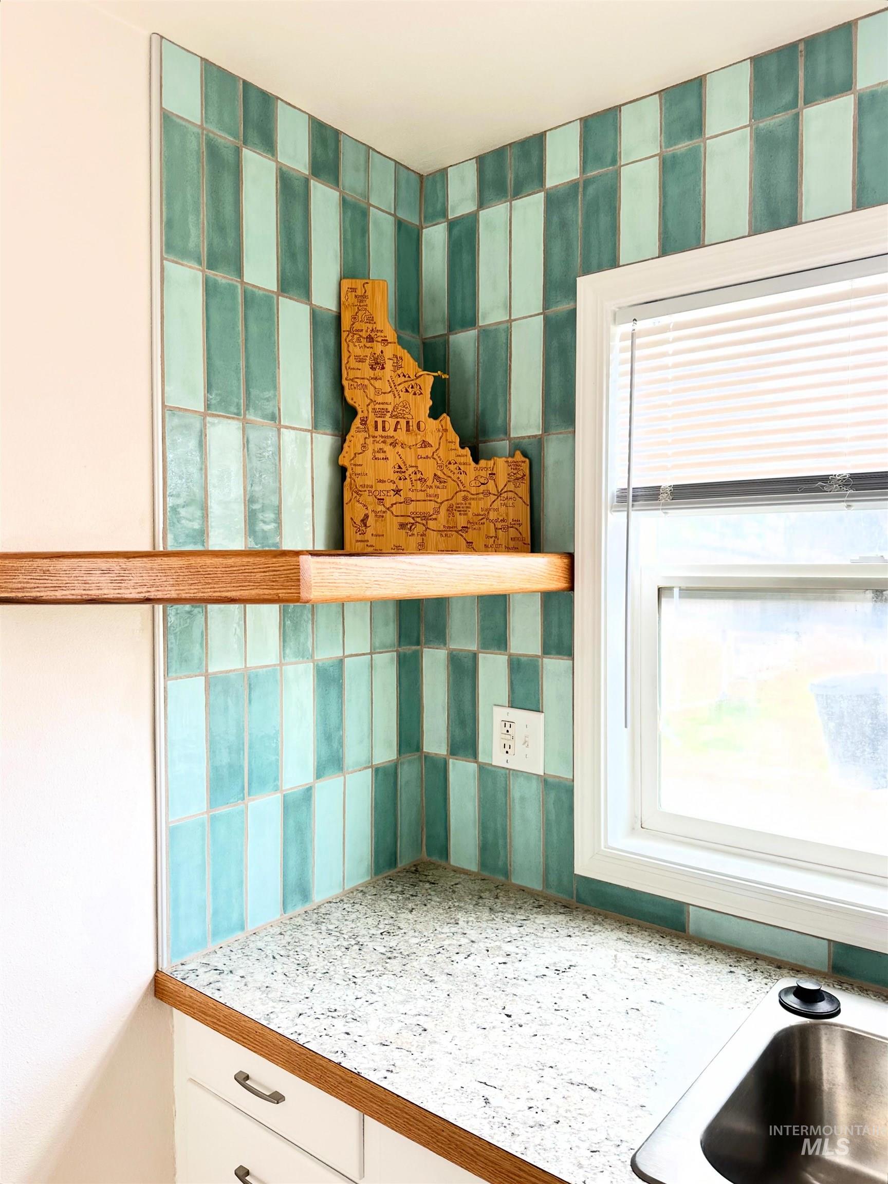 217 & 219 Oregon St, Gooding, Idaho 83330, 2 Bedrooms, 1 Bathroom, Residential Income For Sale, Price $325,000, 98981038