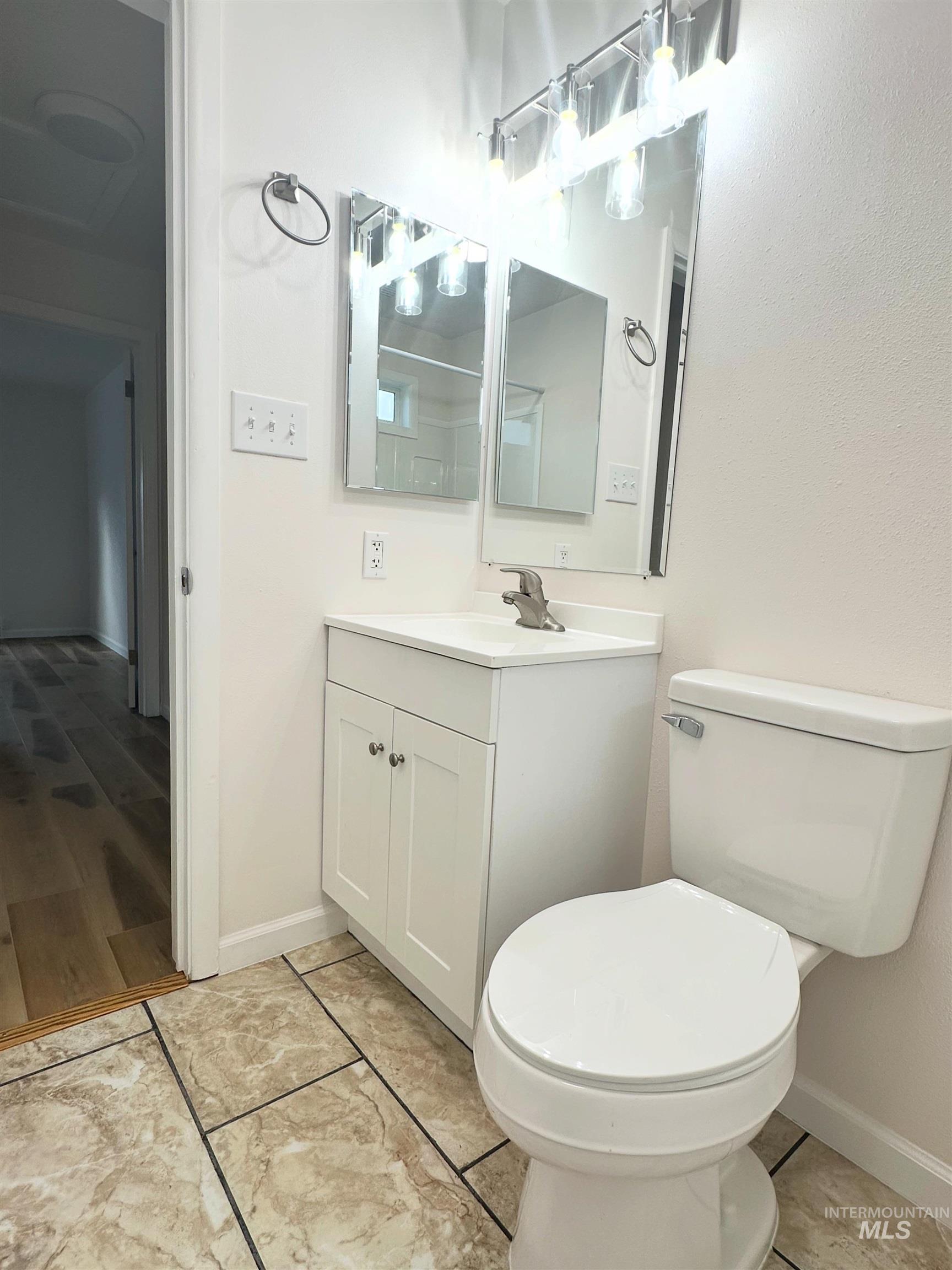 217 & 219 Oregon St, Gooding, Idaho 83330, 2 Bedrooms, 1 Bathroom, Residential Income For Sale, Price $325,000, 98981038