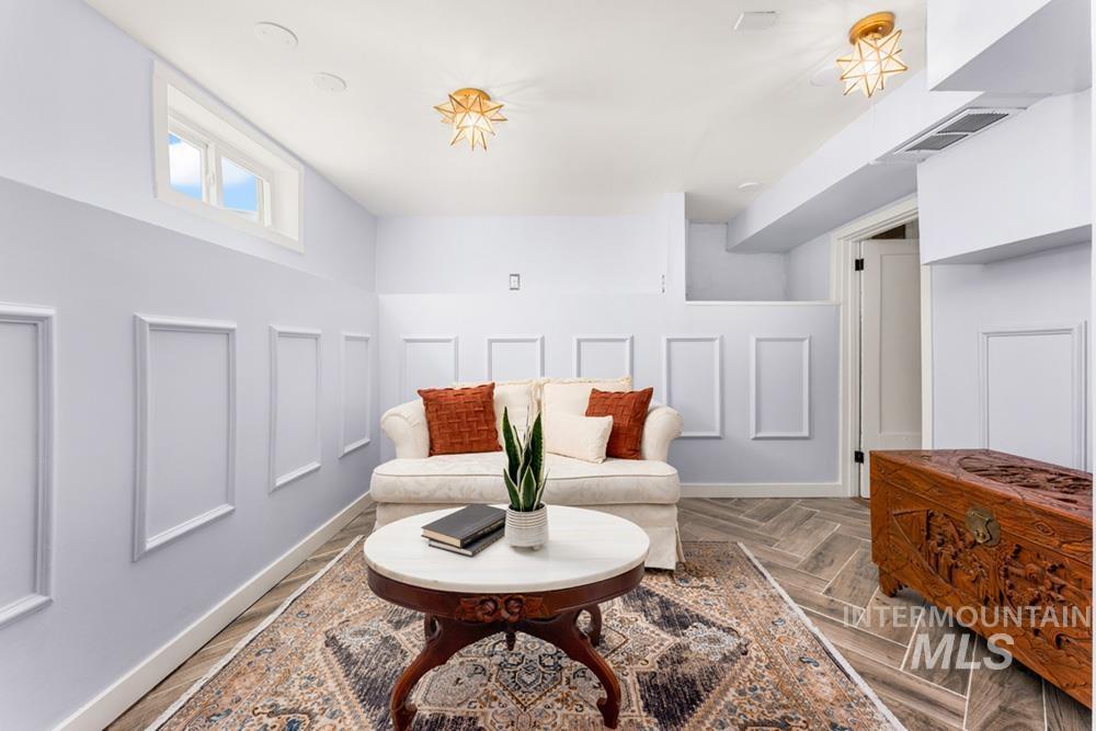 302 S Peasley St, Boise, Idaho 83705, 4 Bedrooms, 3 Bathrooms, Residential For Sale, Price $550,000, 98981040