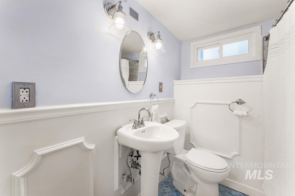 302 S Peasley St, Boise, Idaho 83705, 4 Bedrooms, 3 Bathrooms, Residential For Sale, Price $550,000, 98981040