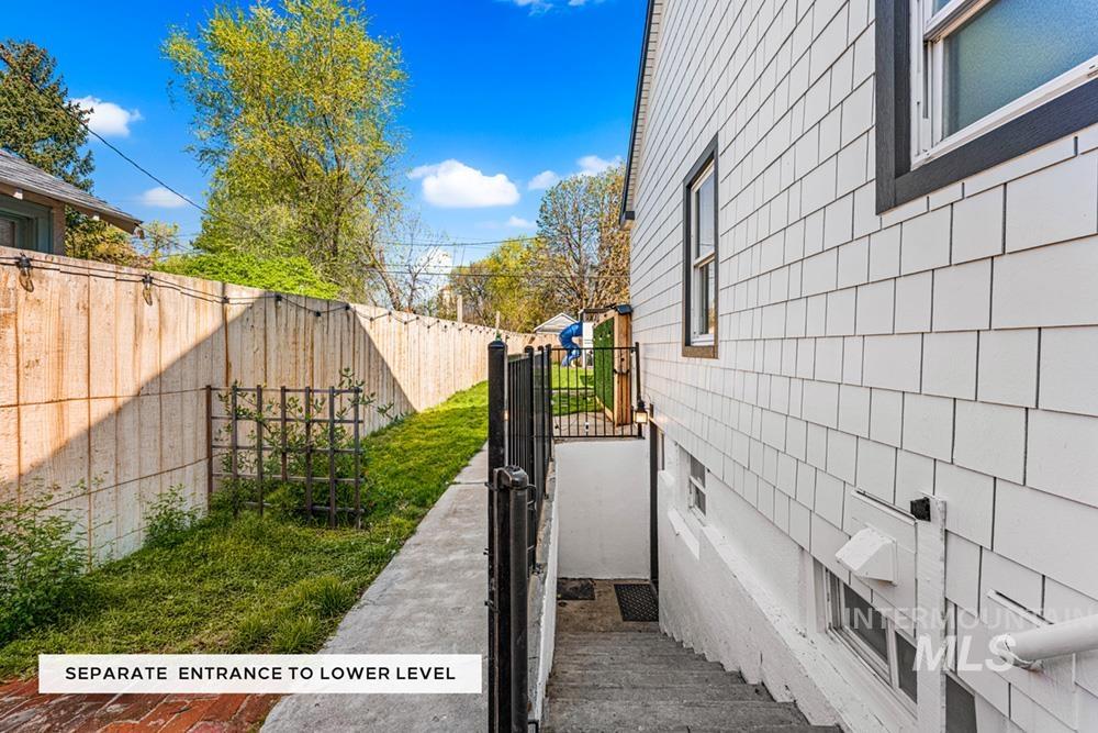 302 S Peasley St, Boise, Idaho 83705, 4 Bedrooms, 3 Bathrooms, Residential For Sale, Price $550,000, 98981040