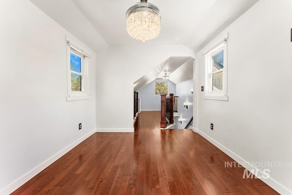 302 S Peasley St, Boise, Idaho 83705, 4 Bedrooms, 3 Bathrooms, Residential For Sale, Price $550,000, 98981040