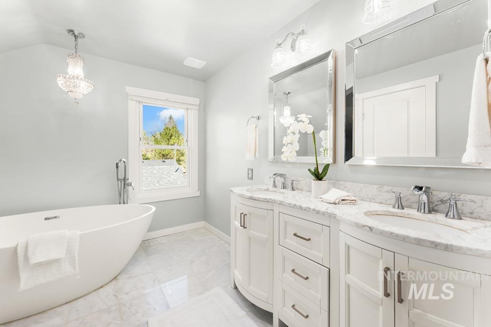 302 S Peasley St, Boise, Idaho 83705, 4 Bedrooms, 3 Bathrooms, Residential For Sale, Price $550,000, 98981040