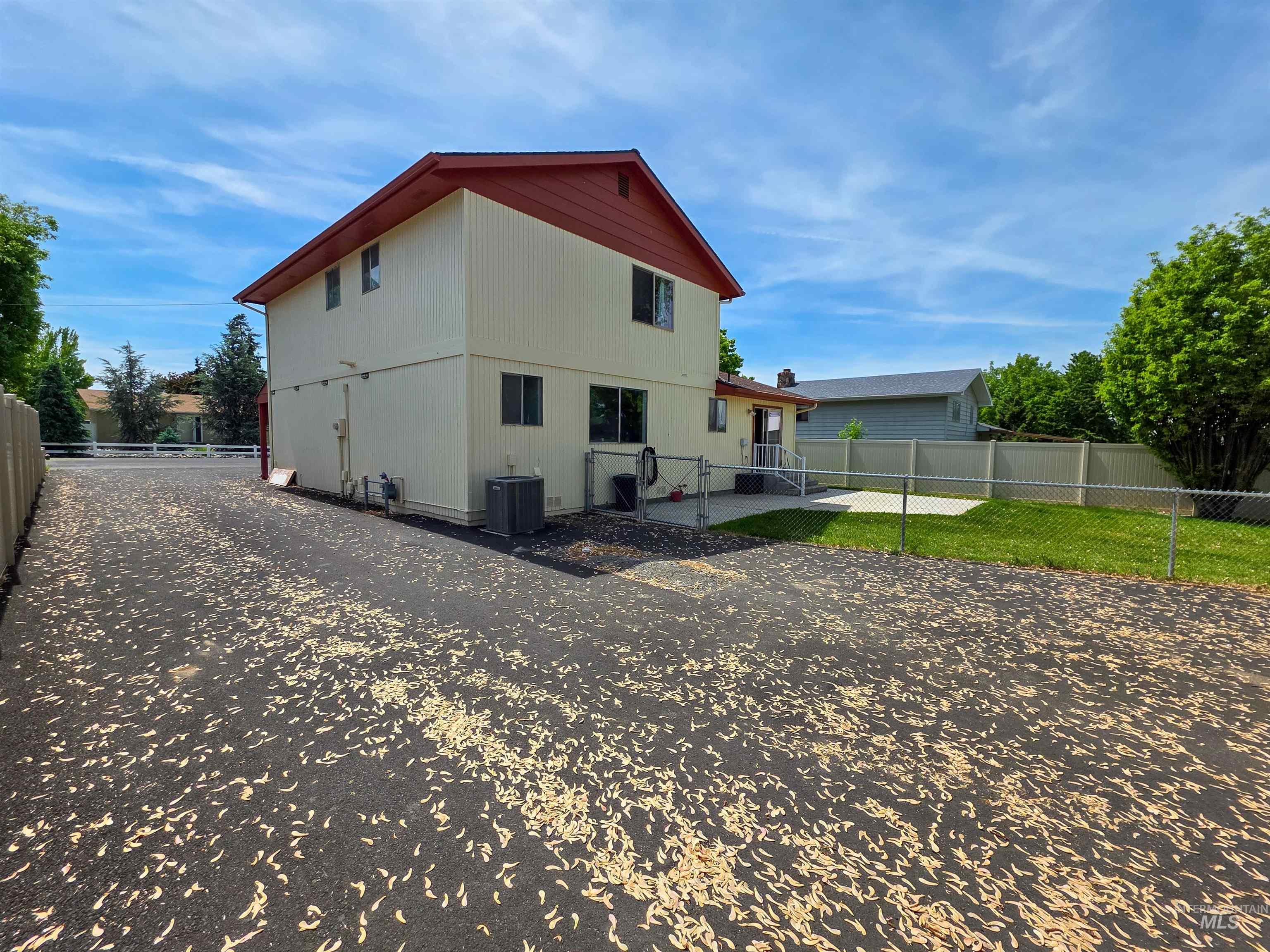 2019 Birch Ave, Lewiston, Idaho 83501, 3 Bedrooms, 2.5 Bathrooms, Residential For Sale, Price $422,500, 98981043
