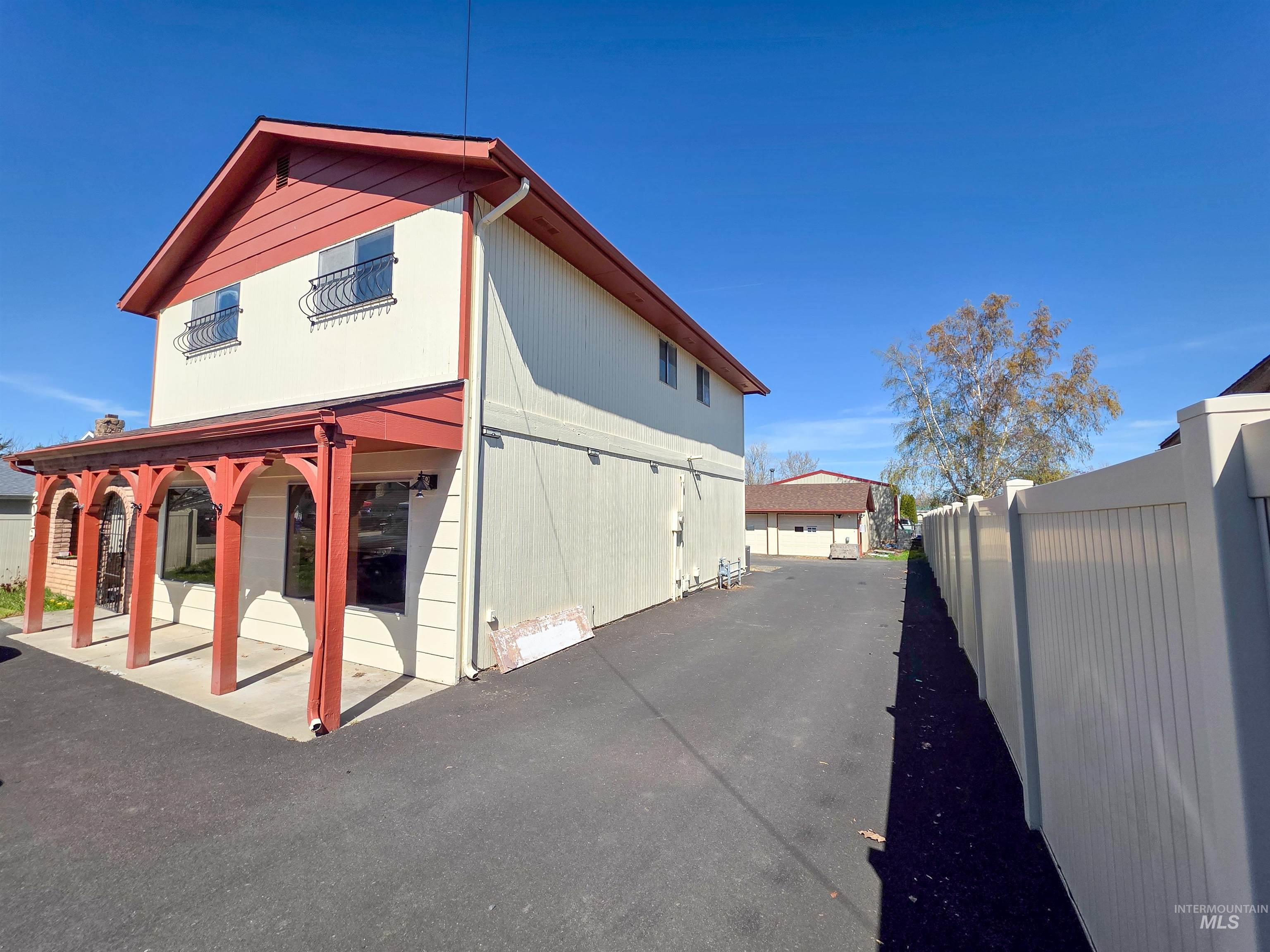 2019 Birch Ave, Lewiston, Idaho 83501, 3 Bedrooms, 2.5 Bathrooms, Residential For Sale, Price $422,500, 98981043