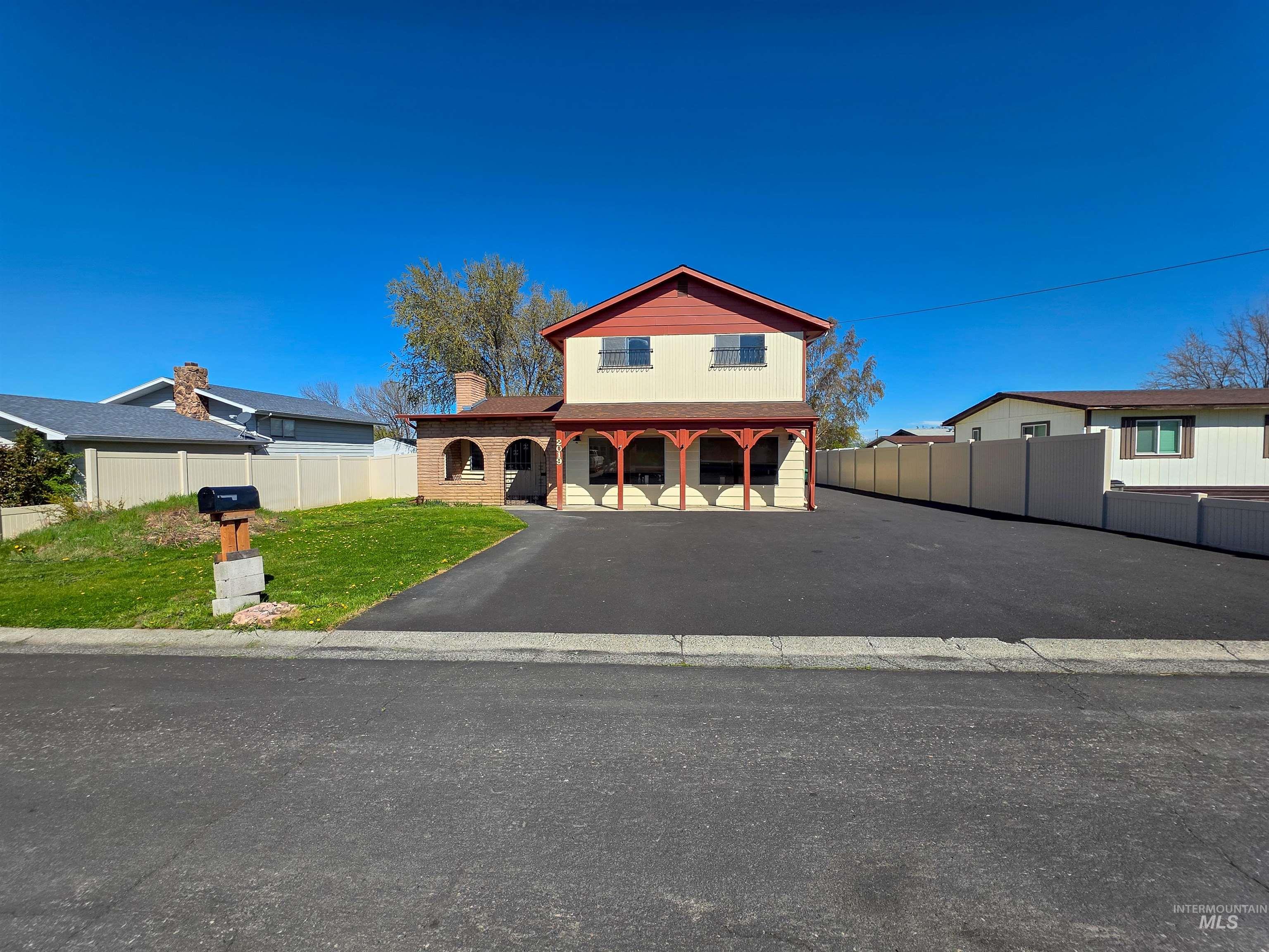 2019 Birch Ave, Lewiston, Idaho 83501, 3 Bedrooms, 2.5 Bathrooms, Residential For Sale, Price $429,999, 98981043