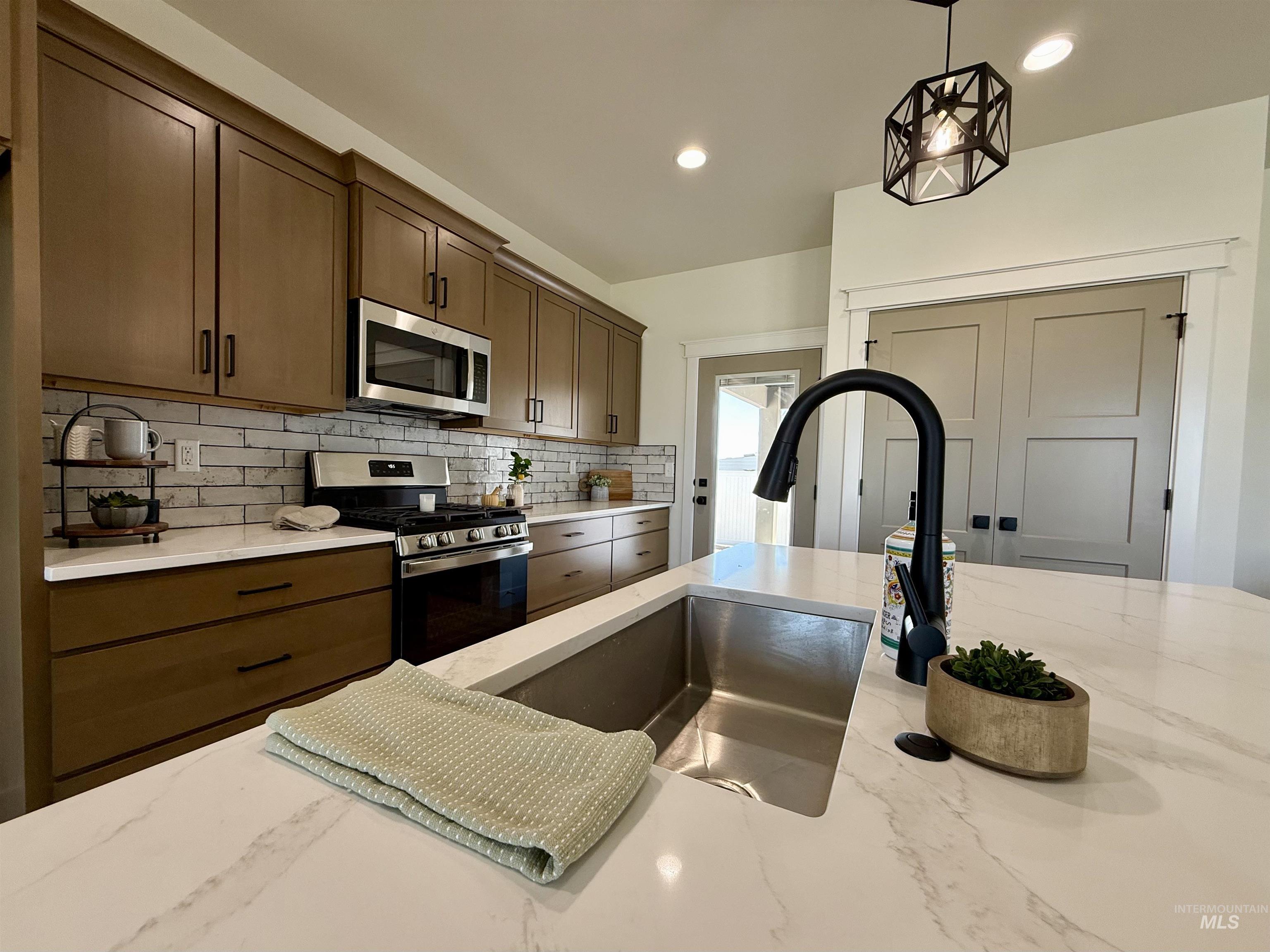 1331 E 19th Ave., Jerome, Idaho 83338, 4 Bedrooms, 2 Bathrooms, Residential For Sale, Price $439,000, 98981044
